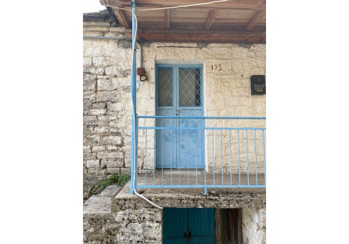 Μεταλλική εξωτερική θύρα