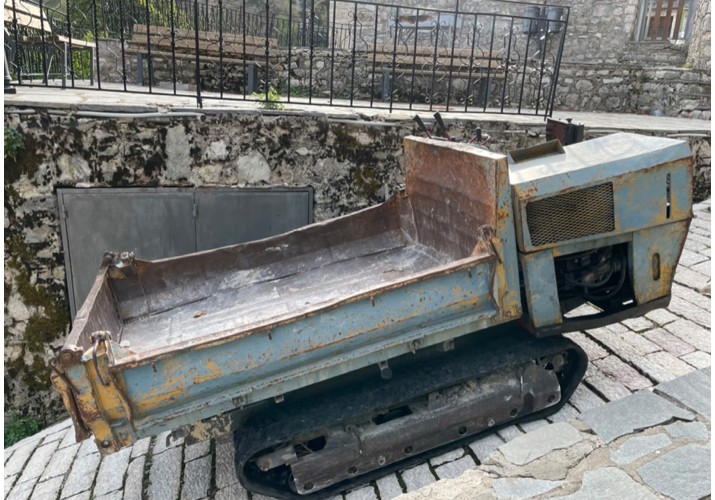 Όχημα που χρησιμοποιείται για τη μεταφορά φορτίων εντός του οικισμού