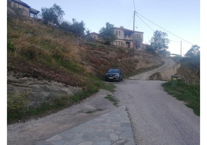 Πλάτωμα στην περιοχή των Κουστέικων.