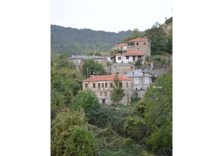 Όψη κτιρίου 22 από την απέναντι πλευρά του μαχαλά.