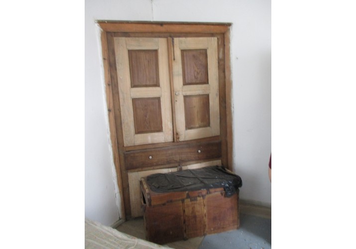 4. Τριγωνική Ντουλάπα 1ου Ορόφου, κτίριο 78.