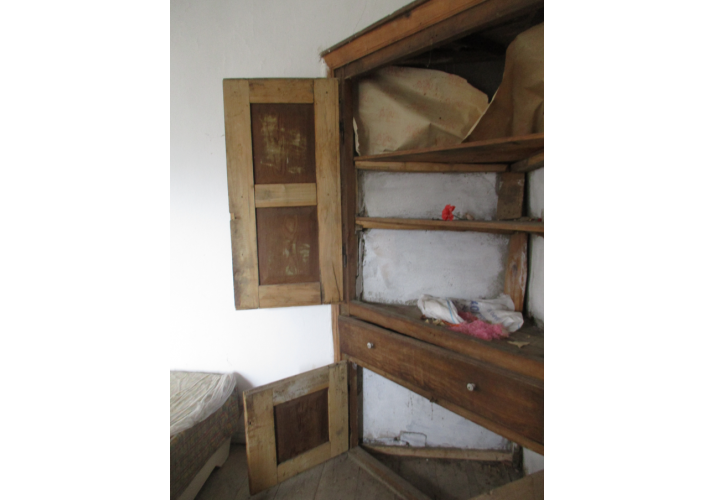 4. Τριγωνική Ντουλάπα 1ου Ορόφου, κτίριο 78.