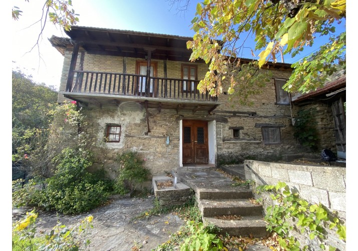 Χαγίατι οικίας 72