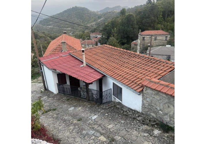 Μεταγενέστερη καταστακευή μιμούμενη παραδοσιακή