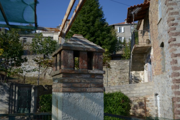 Φωτογραφία από καμινάδες του οικισμού