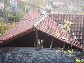 Στέγες