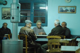 Καφενείο στην πλατεία του χωριού