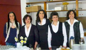 Μέλη του Αγροτουριστικού Συνεταιρισμού Γυναικών Βυζίτσας"Εσπερίδες"
(αφιέρωμα από την εφημερίδα νομού Μαγνησίας "Ταχυδρόμος")