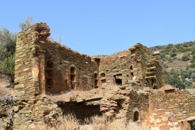 Κατάρρευση φέροντος τοίχου και οροφής