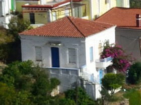 Τετράριχτη στέγη