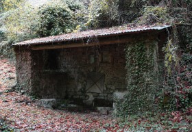 Κρήνη στην ρεματιά