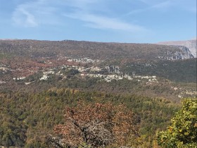 Από κάτω προς τα πάνω οι οικισμοί Κάτω Βίτσα, Άνω Βίτσα και Μονοδένδρι