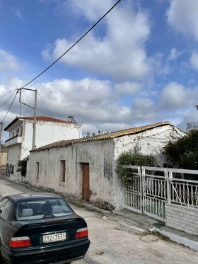Επισκευή στέγης και αλλαγή κεραμιδιών από βυζαντινά σε ρωμαϊκά. 