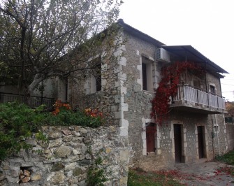 διώροφη κατοικία
