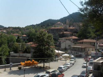 Η κάτω πλατεία