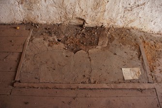 10. Λεπτομέρεια πλήρωσης δαπέδου στη βάση του τζακιού, κτίσμα Β