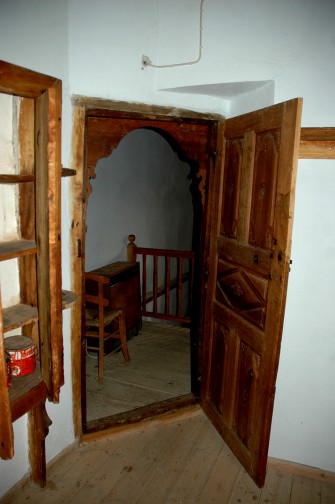 Εσωτερική παραδοσιακή πόρτα