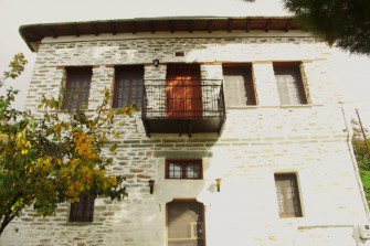 Κτίριο με έντονες επεμβάσεις