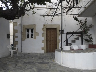 Κ16: πηγάδι αυλής 