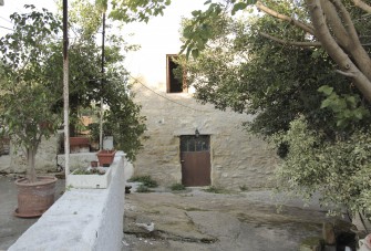 Κ26, Κ27: ανισόπεδες αυλές 