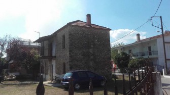 (2) ιδιωτικη αυλη