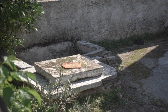 Πηγάδι σε αυλή παραδοσιακού σπιτιού