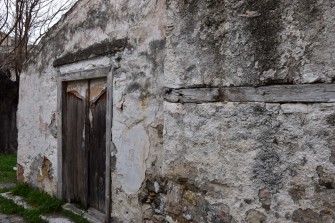 Ξυλοδεσιά σε λίθινη κατασκευή