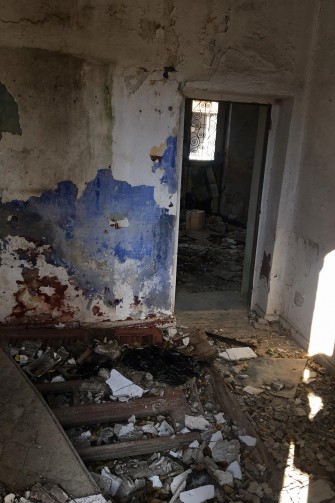 Βασική χρωματική παλέτα σοβατίσματος (λουλακί, μαυροκόκκινο, ώχρα)