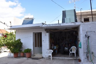 Σύγχρονη κατοικία με οριζόντιο δώμα