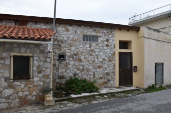 Λίθινη επένδυση και νέα κεραμίδια