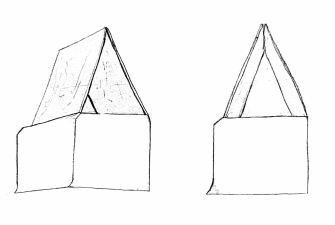 Καμινάδα με δυο σχιστόλιθους που σχηματίζουν τρίγωνο