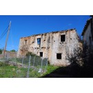 _υπερυψωμένο κατώι με ανοίγματα στην πλατυμέτωπη οψη