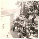 Εικόνα 1 : Κοινωνική συνεύρεση στο προαύλιο χώρο της Εκκλησίας
