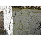 Ρωγμή στην τοιχοποιία της γωνίας του κτηρίου