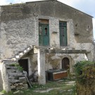 Λίθινη εξωτερική σκάλα στην κατοικία 41