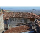 Καταστροφή κεραμιδιών και αντικατάστασή τους από άλλα υλικα 