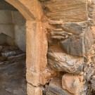 Διαμόρφωση γωνίας ανοίγματος με μεγαλύτερους λίθους