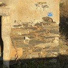 Τοιχοποιία με αργούς λίθους και σχιστόπλακες