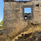 Σκάλα διαμορφωμένη σύμφωνα με την κλίση του εδάφους